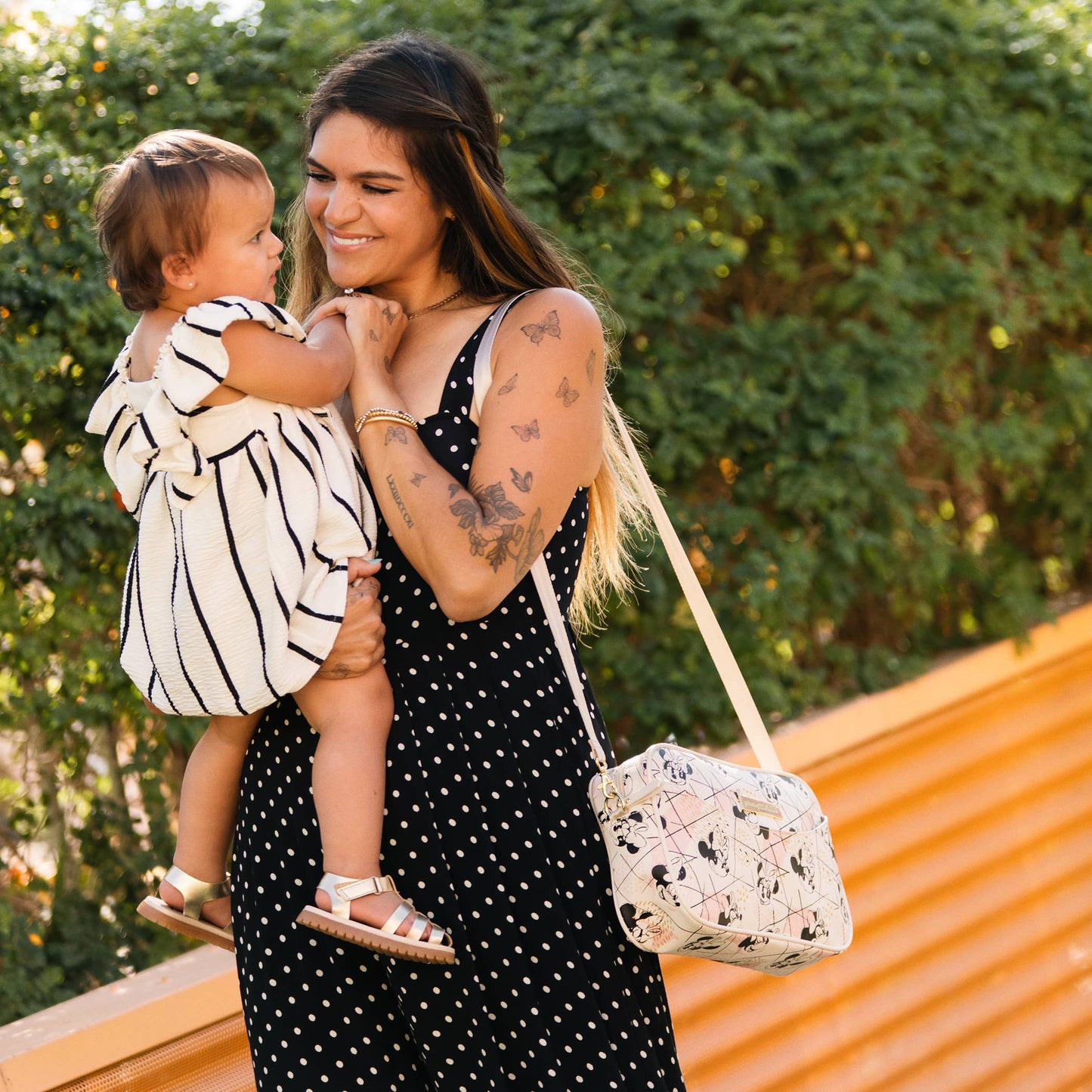 COMPANION DIAPER CLUTCH - SHIMMERY MINNIE MOUSE