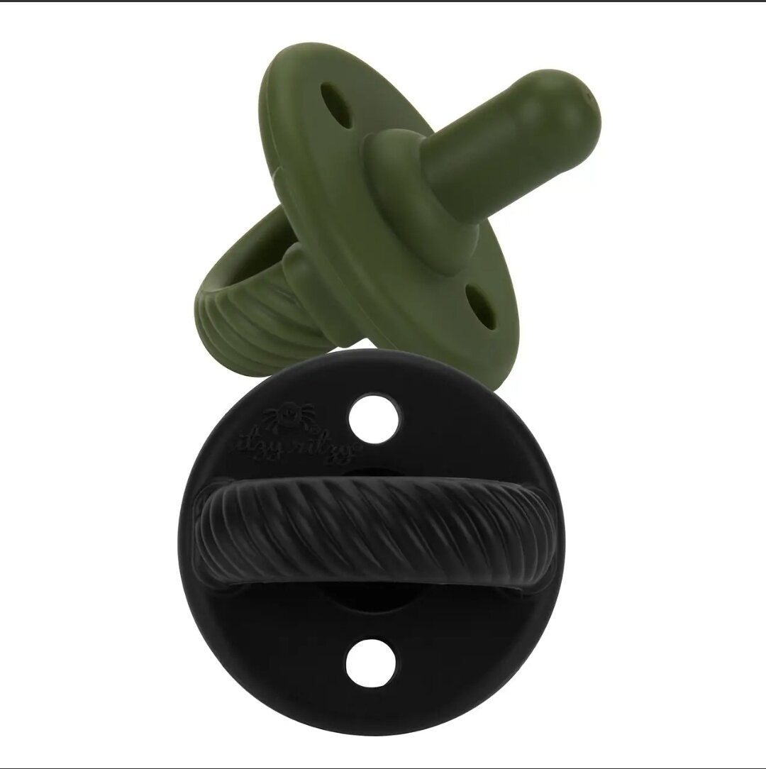 Itzy Ritzy Sweetie Soother Camo & Midnignt
