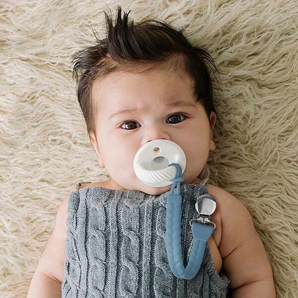 Itzy Ritzy Sweetie Strap - Pacifier Clip